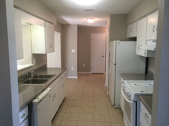 5th image of 465 Spring Ln