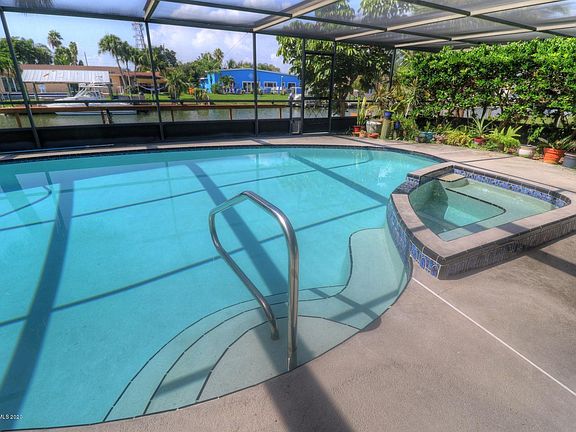 3rd image of 435 Barrello Ln