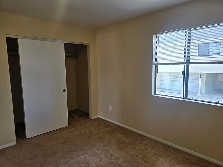 320 Watson St #B — Photo 14