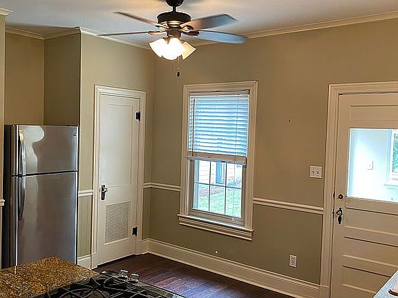 4th image of 3008 Avenue K