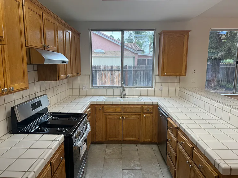 7270 N Gorma Ave — Photo 12