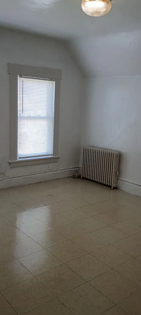 Calhoun Pl 121-123 — Photo 4
