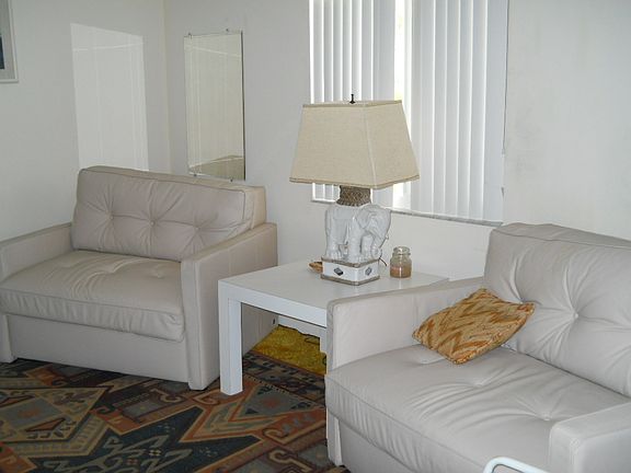 5th image of 624 Flamingo Dr APT 208
