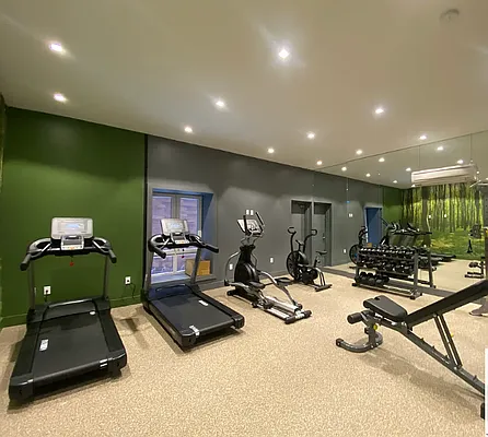 Rented by Loom Capital Group Inc. | media 9