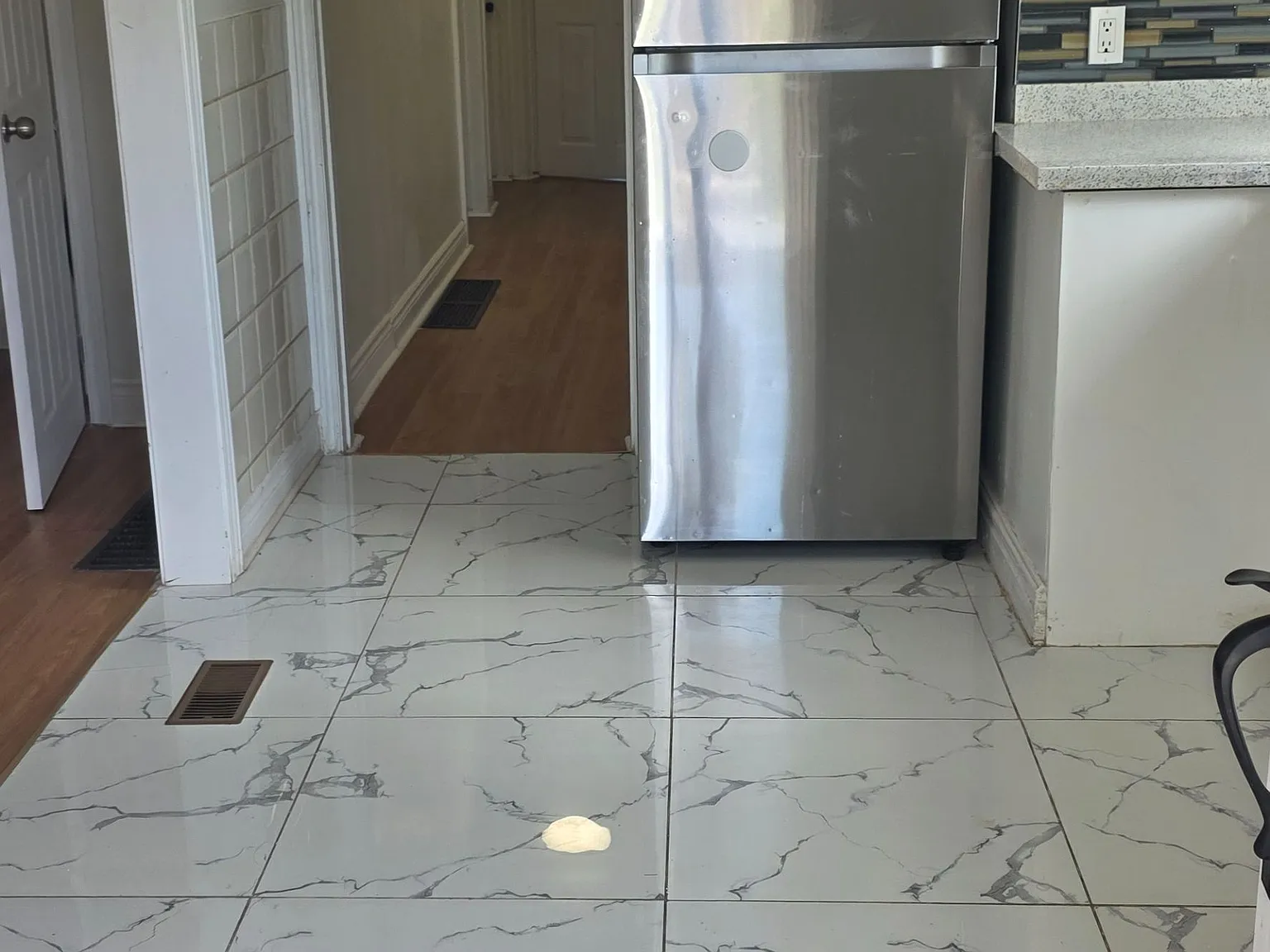 3 bed, $2,400 — Photo 3