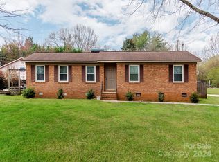 119 Fieldcrest Dr, Stanley, NC 28164