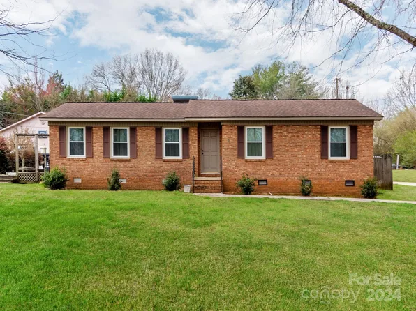 119 Fieldcrest Dr, Stanley, NC 28164