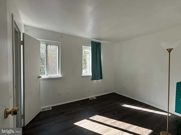2404 Bayberry Ct — Photo 16