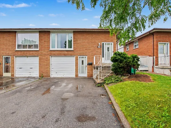 396 Pinemeadow Ave, Mississauga, ON L5B 2J9