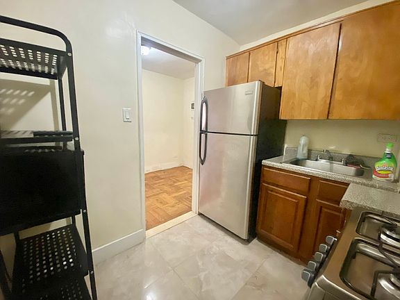 5th image of 270 Clarkson Ave APT 420