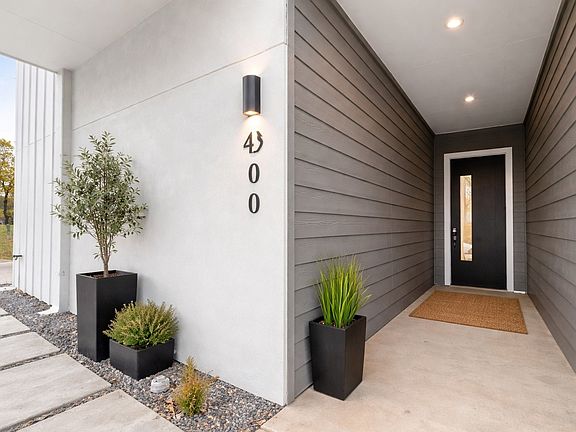 4th image of 400 S Henderson Ave #400