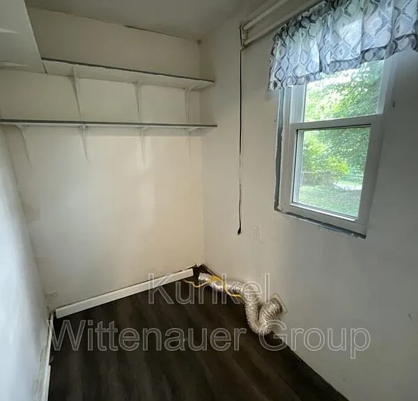 413 N Center St — Photo 16