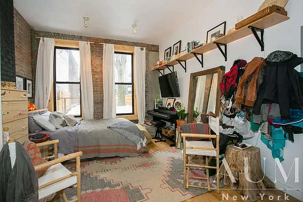 Rented by Zone Corp | media 41