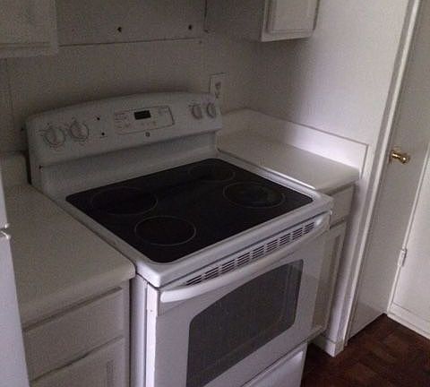 3rd image of 337 Lake Meadows Dr