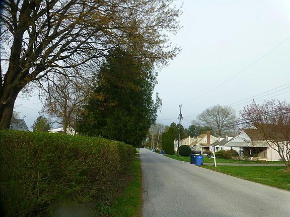5th image of 35 Washington Ln