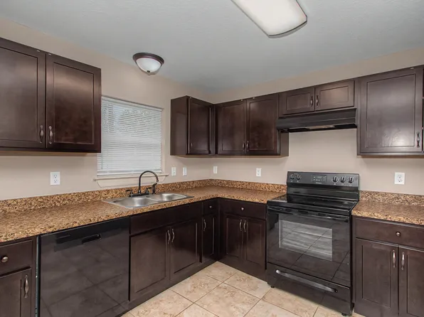 5842 NW 65th St, Ocala, FL 34482