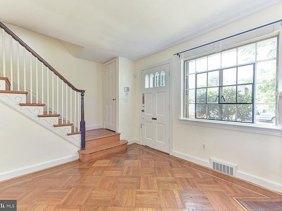 5th image of 702 Chetworth Pl