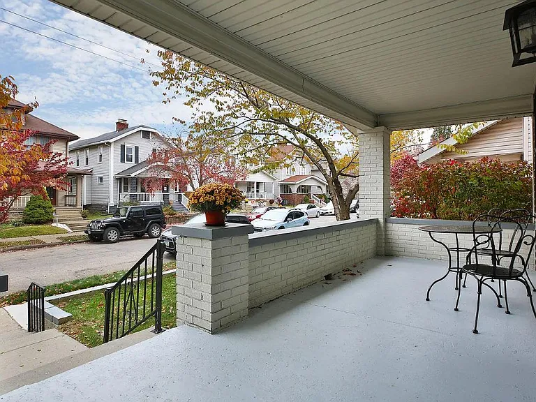 335 E Moler St — Photo 3