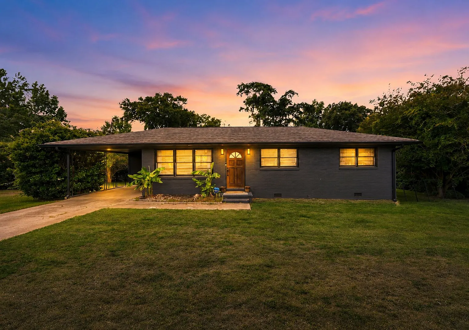 Updated 3 Bedroom Ranch! Application Fee Waived! Available now! — Photo 2
