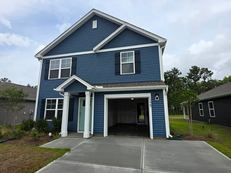 1229 Skystone Loop NE