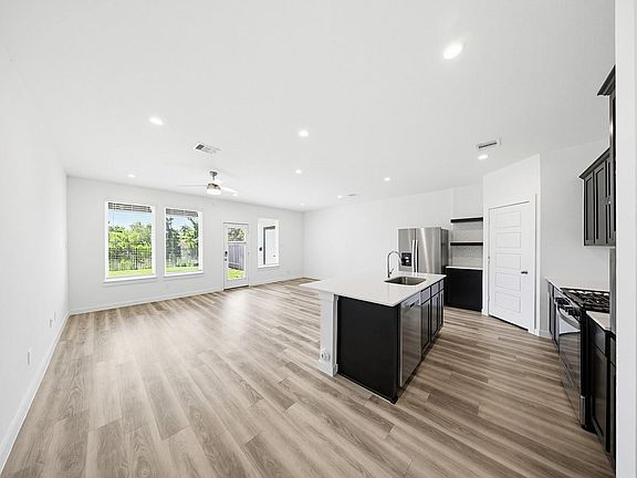 5th image of 12331 Basilwood Dr