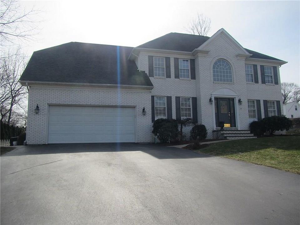 1st image of 21 Millers Brook Dr