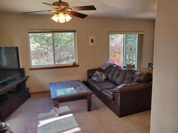 413 Maxs Pl, Hood River, OR 97031