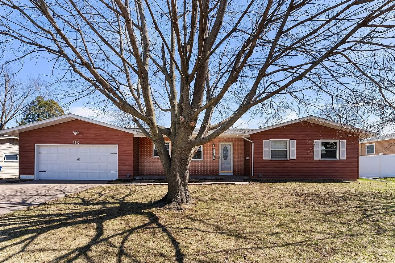 2913 Avalon Dr photo 1