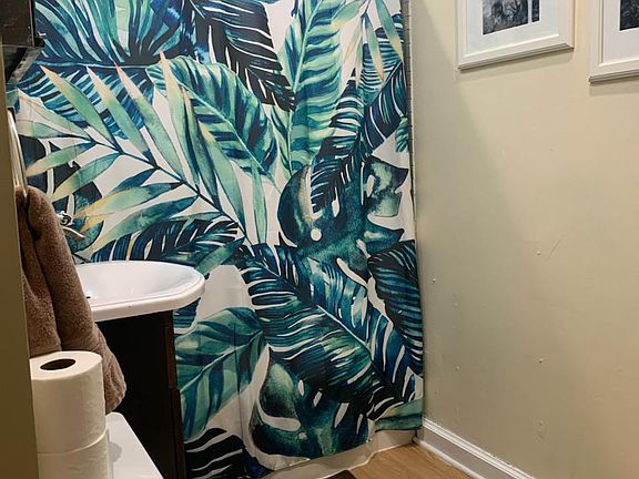 4th image of 1137 W Belmont Ave APT 2C