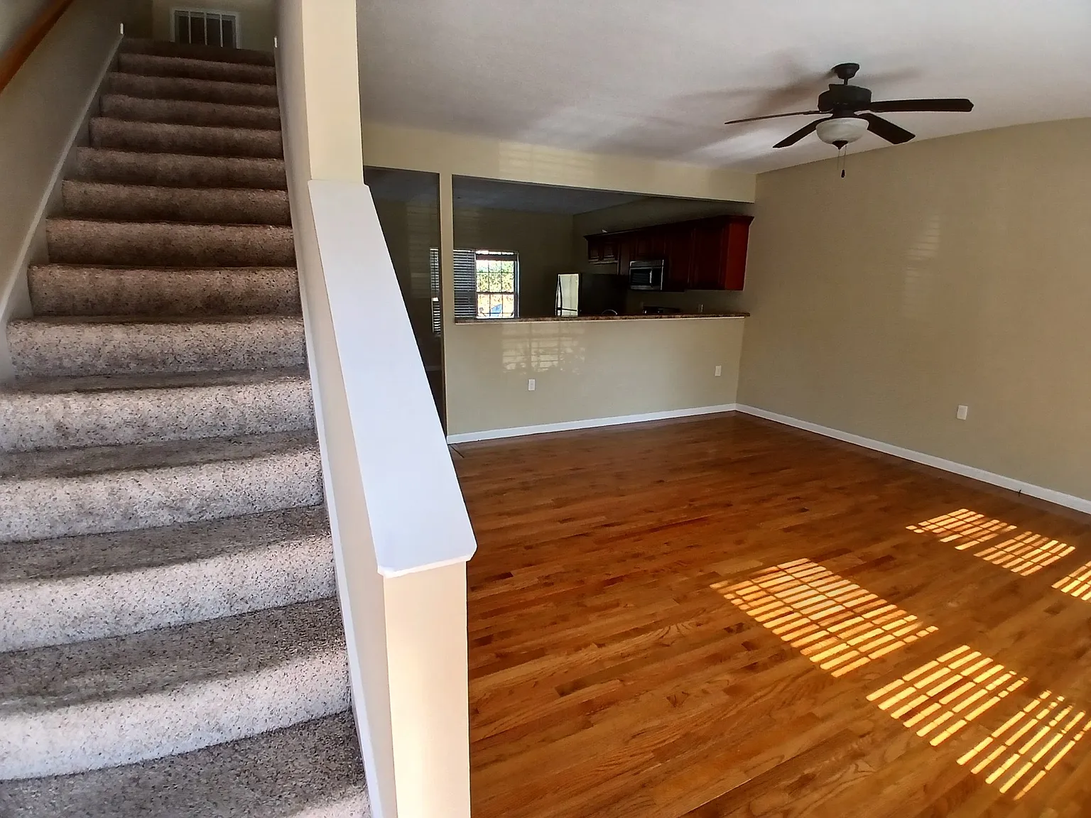 2 bed, 2.5 bath, 1224 sqft, $1,400 — Photo 3