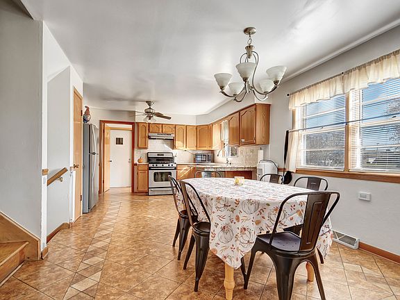 4th image of 16538 Evans Ave