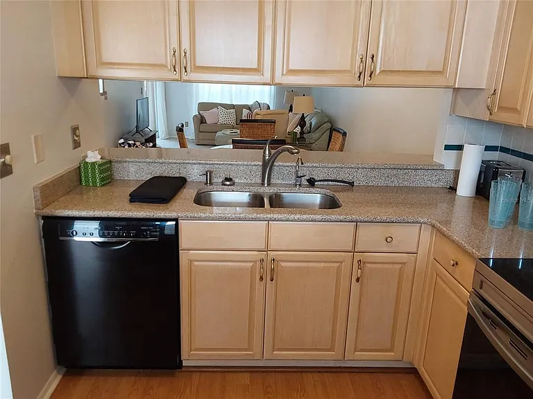 153 Sun Isle Cir — Photo 11