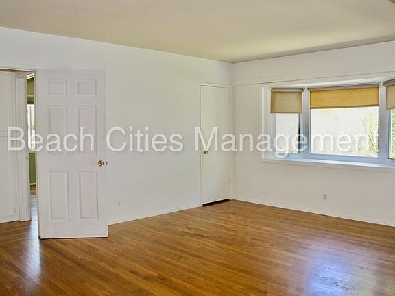 4th image of 3712 Ostrom Ave