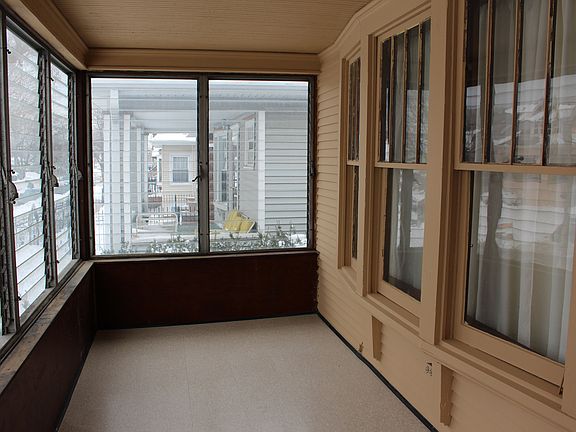 4th image of 4849 W Drummond Pl