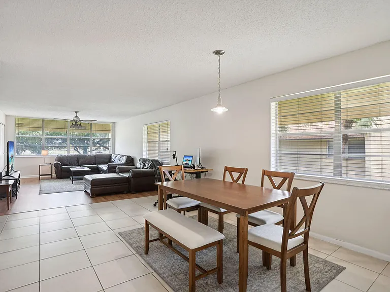2825 SW 22nd Ave #201 — Photo 7