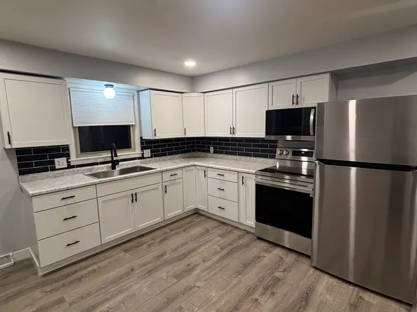 412 E 20th St, Kaukauna, WI 54130