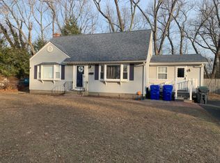 4 Sky St, Enfield, CT 06082