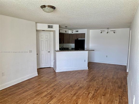 5th image of 12650 Vista Isles Dr APT 913