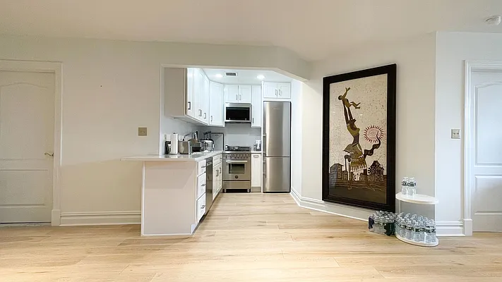 Rented by E Realty International Corp | media 5