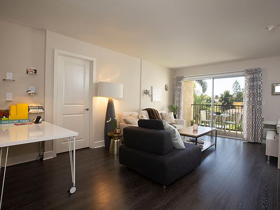 4th image of 836 W Pennsylvania Ave APT 110