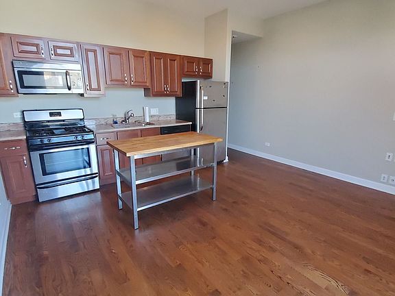 3rd image of 3060 W Armitage Ave APT 303