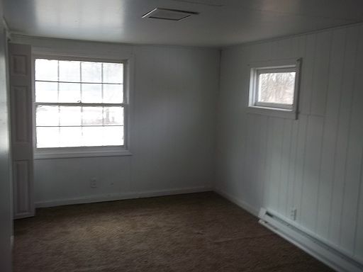 5th image of 1007 1/2 N Elgin St