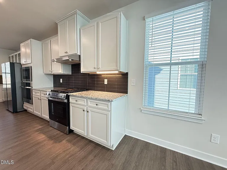 1362 Chowan Ave — Photo 4