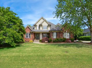 220 Lakecroft Pl, Fuquay Varina, NC 27526