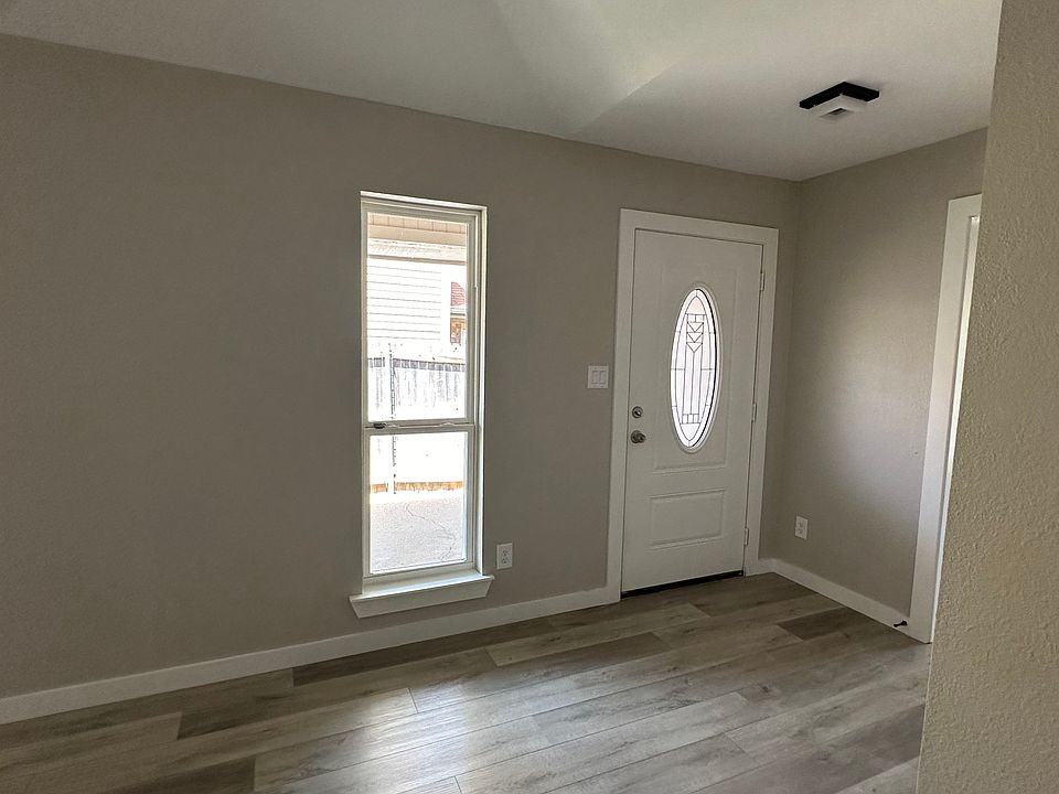 1st image of 2502 Summer Place Dr