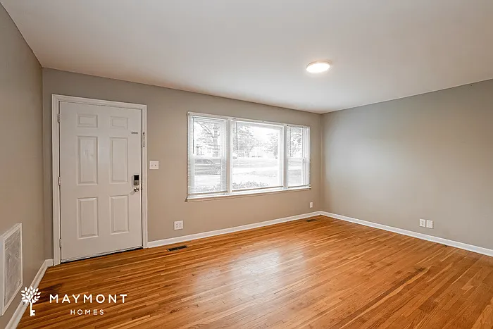 4 bed, 2.0 bath, 1243 sqft, $1,445 — Photo 4