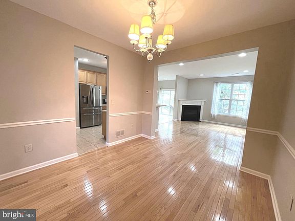 5th image of 36 Hoover Ave