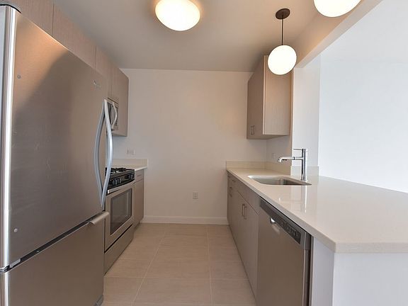 4th image of 6155 Junction Blvd #23R