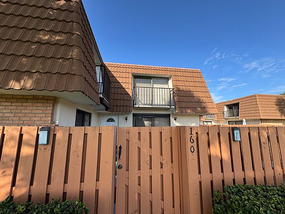 3rd image of 160 Heritage Way