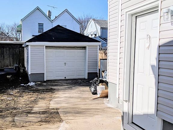 4th image of 11812 204th St